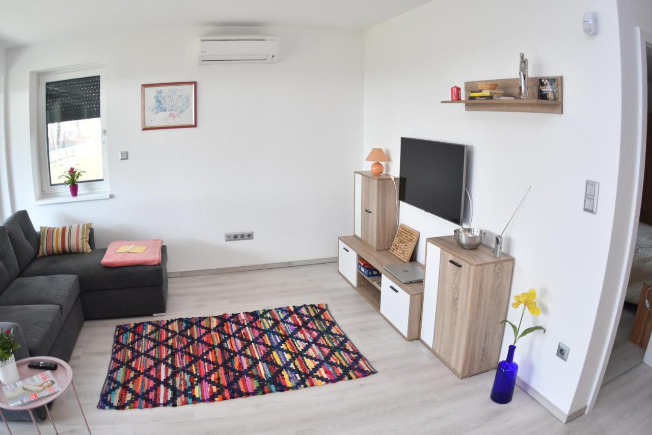 Fuzliget Ezuestnyar Apartment Balatonfůzfő Bagian luar foto